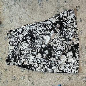 Doncaster Dressy blouse top black and white art design 100% silk